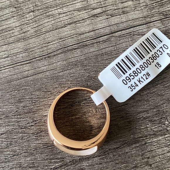 Rose Gold & Opal Crystal Ring size8 - Picture 3 of 5